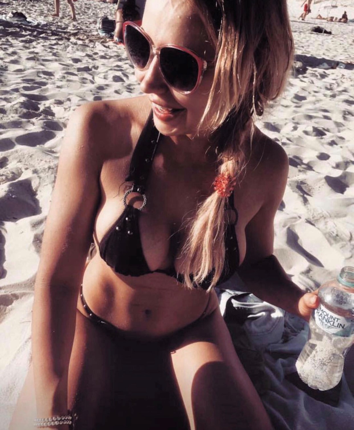 topless waitress perth